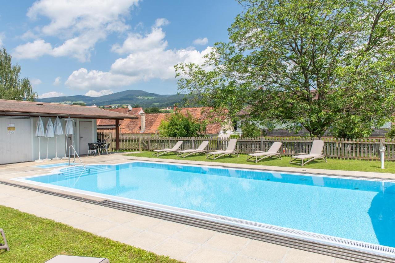 Pension Caecilia Poellau Exterior photo